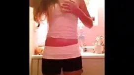 تلاعب بعنف بعجل مع ا ...