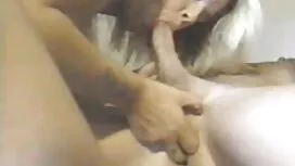 على خلفية مشهد جميل  ...