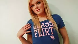 فتاة تمتص الديك وتتم ...