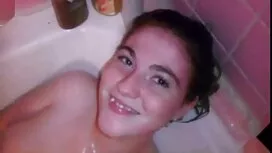 طرقت رجل بالغ أسفل و ...