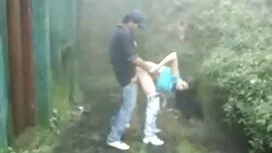 تمسك رئيسه اللدغة في ...