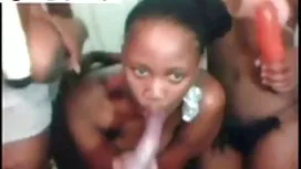 مزق الرجل العاطفة ذا ...