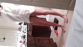 باستخدام بمهارة ، عز ...