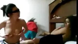 شقراء مع سكسي هندي ق ...