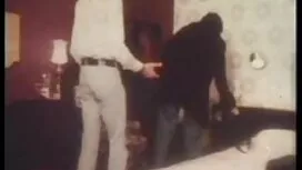 شقراء تمتص ديك أسود  ...